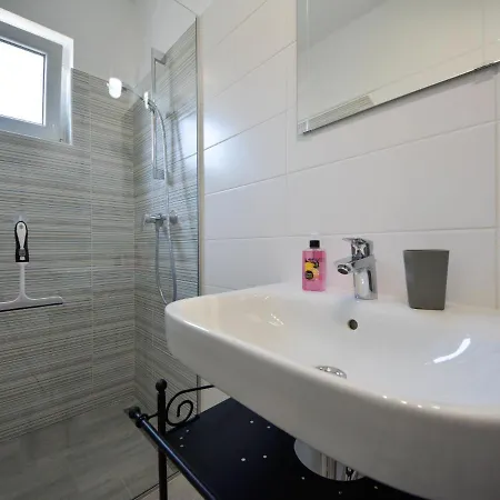 Apartman Ivka-1 *
